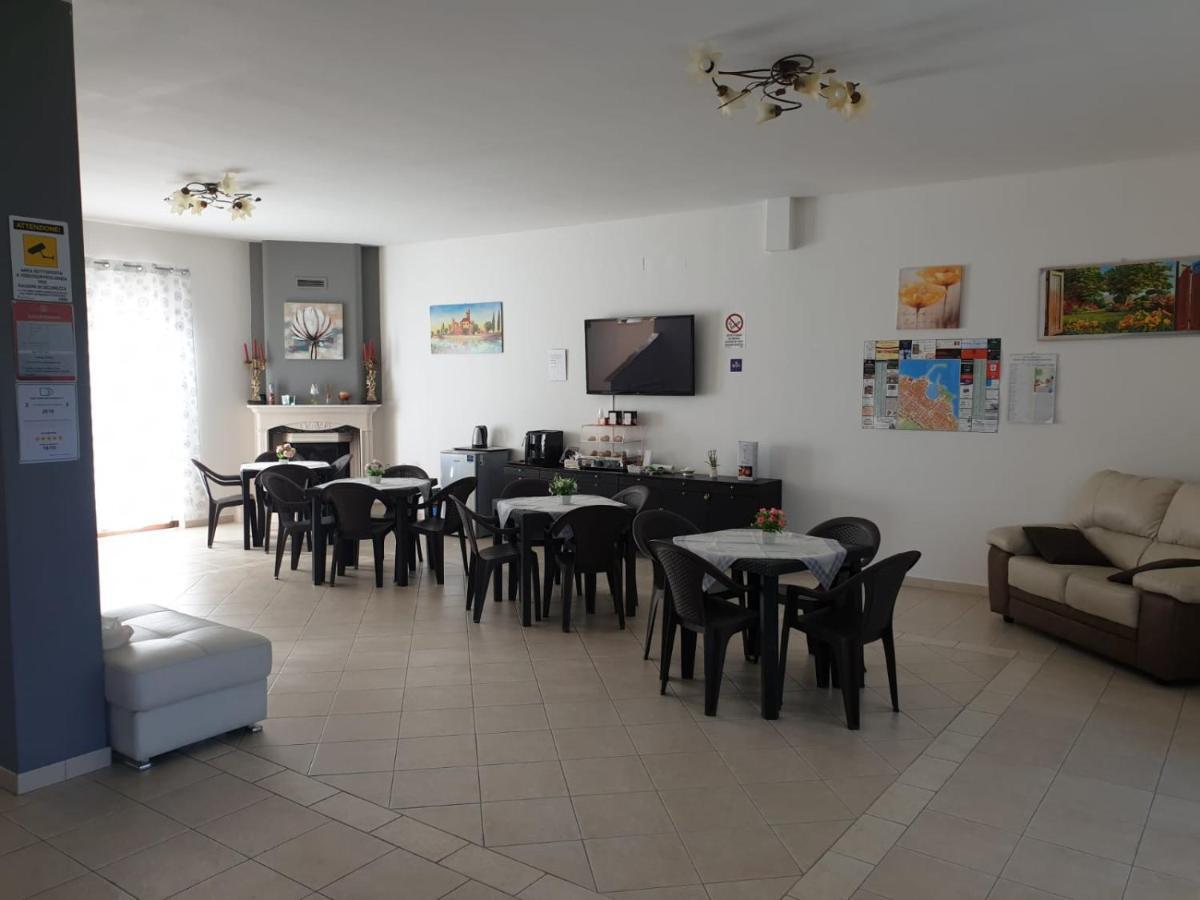 Bed And Breakfast Villa Fatima Trani Dış mekan fotoğraf