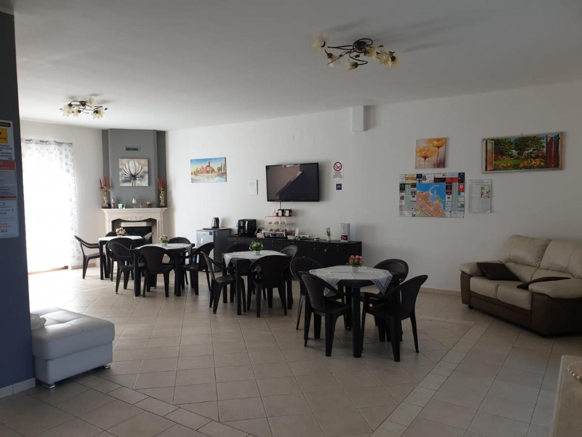 Bed And Breakfast Villa Fatima Trani Dış mekan fotoğraf