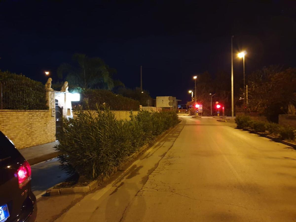 Bed And Breakfast Villa Fatima Trani Dış mekan fotoğraf